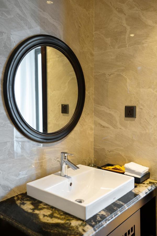 The Almin Hotel Ха Лонг Екстериор снимка